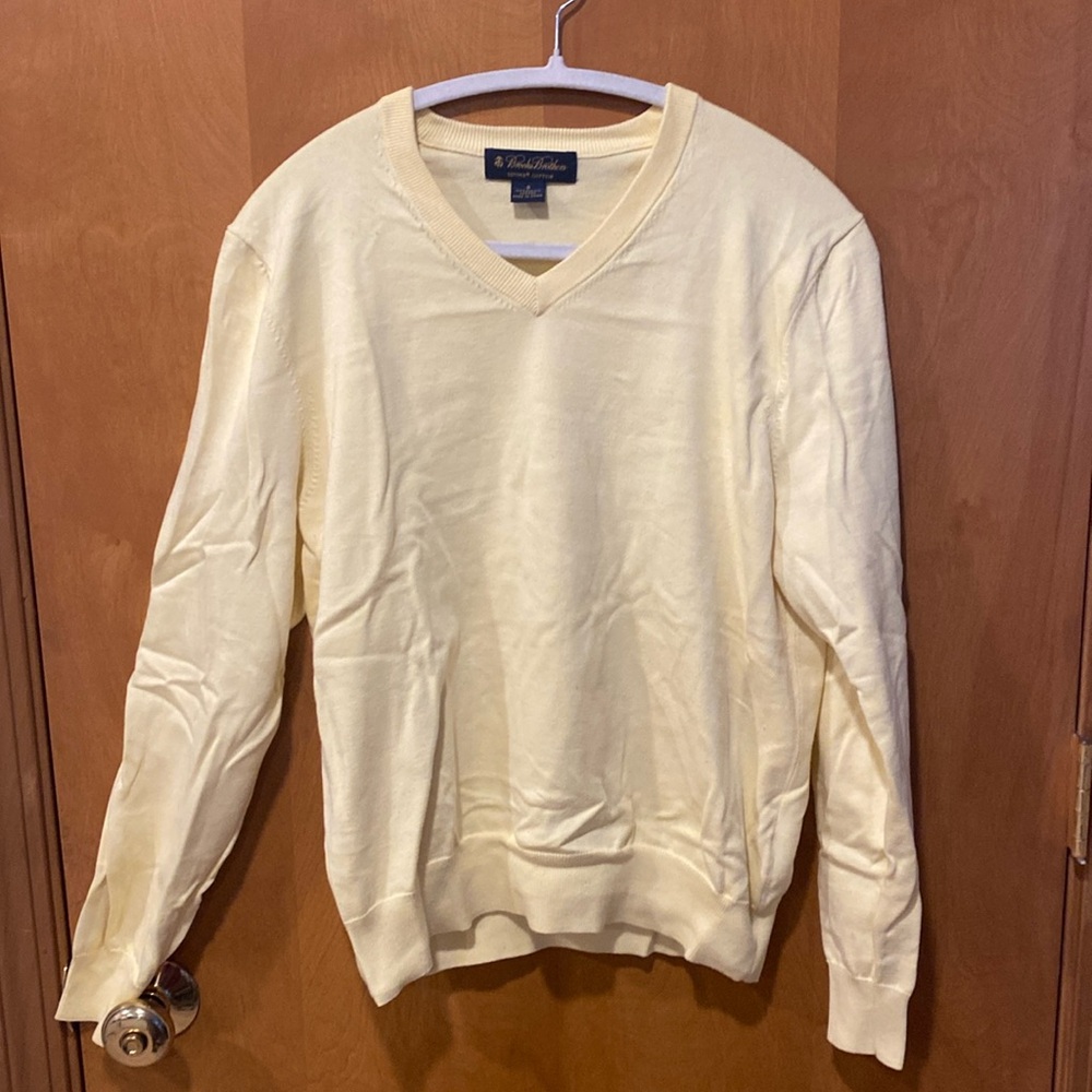 Brooks Brothers V Neck Sweater. Supima Cotton. Pale yellow
